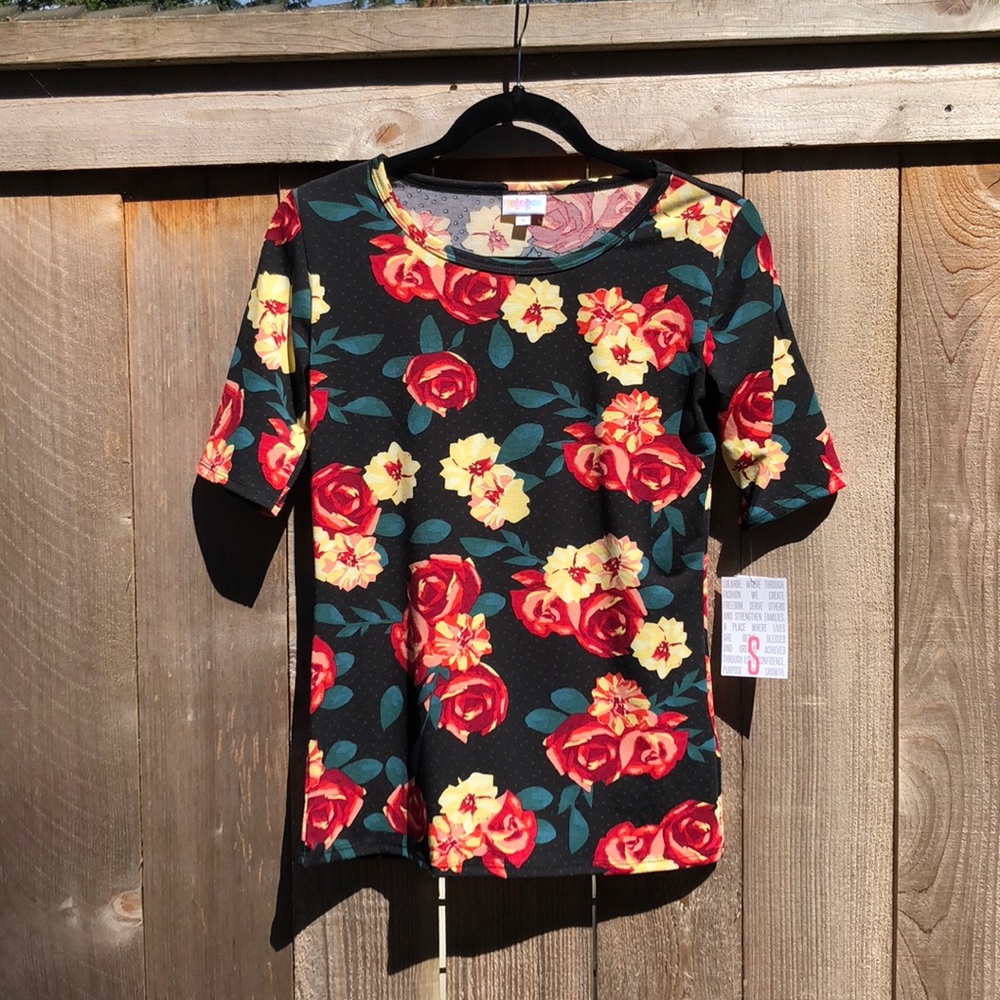 NWT Lularoe Gigi with beautiful floral rose print